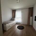 Kaskady Airport Modern Apartments - Close To The Airport And City Center