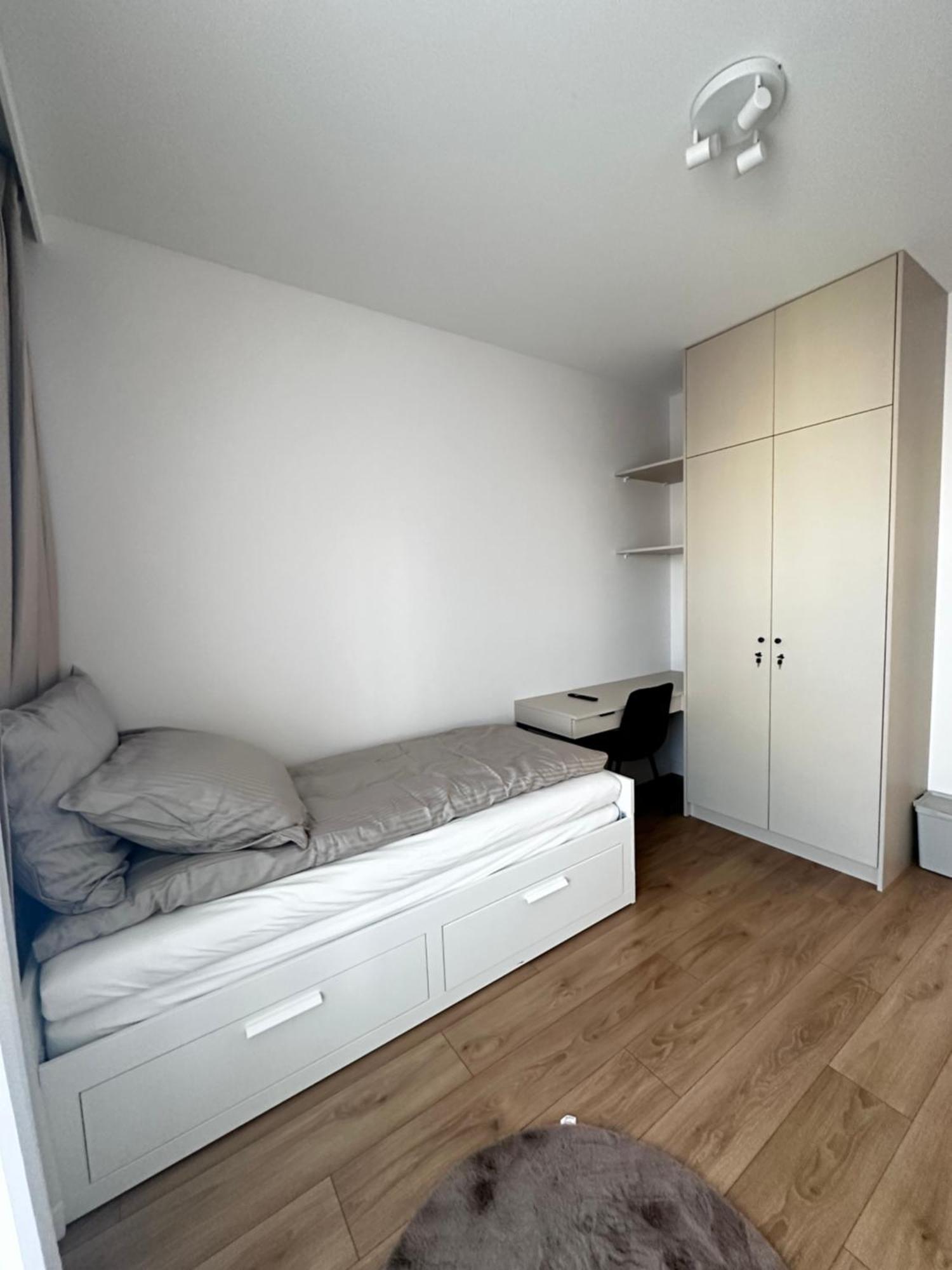 Apartament Kaskady Airport Modern - Close To The Airport And Center Warszawa